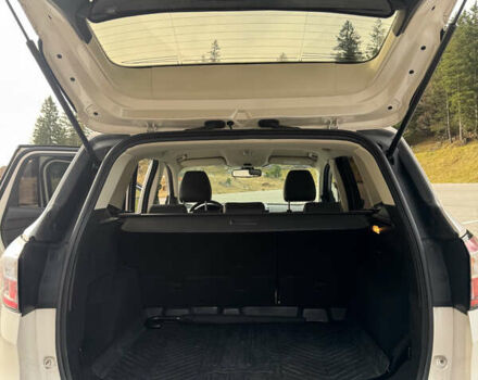 Білий Форд Куга, об'ємом двигуна 1.5 л та пробігом 125 тис. км за 14500 $, фото 15 на Automoto.ua