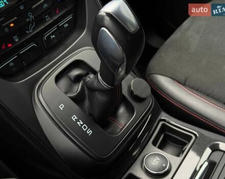 Белый Форд Куга, объемом двигателя 2 л и пробегом 184 тыс. км за 18700 $, фото 43 на Automoto.ua