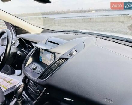 Білий Форд Куга, об'ємом двигуна 2 л та пробігом 140 тис. км за 18500 $, фото 77 на Automoto.ua