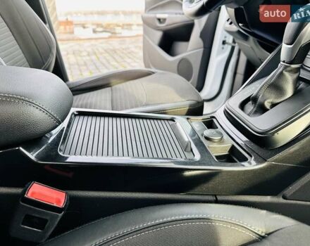 Білий Форд Куга, об'ємом двигуна 2 л та пробігом 140 тис. км за 18500 $, фото 74 на Automoto.ua