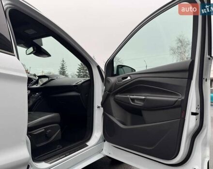 Белый Форд Куга, объемом двигателя 2 л и пробегом 184 тыс. км за 18700 $, фото 64 на Automoto.ua