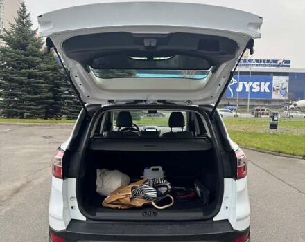 Белый Форд Куга, объемом двигателя 1.5 л и пробегом 91 тыс. км за 17500 $, фото 13 на Automoto.ua