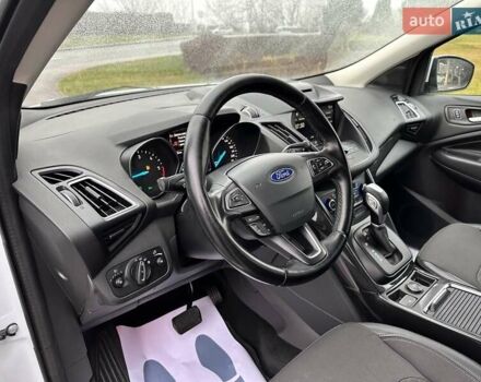 Белый Форд Куга, объемом двигателя 2 л и пробегом 70 тыс. км за 20500 $, фото 25 на Automoto.ua