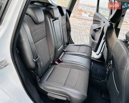 Білий Форд Куга, об'ємом двигуна 2 л та пробігом 140 тис. км за 18500 $, фото 65 на Automoto.ua