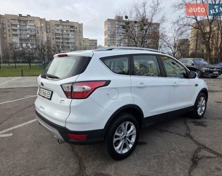 Белый Форд Куга, объемом двигателя 2 л и пробегом 134 тыс. км за 18950 $, фото 4 на Automoto.ua