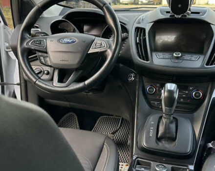 Белый Форд Куга, объемом двигателя 1.5 л и пробегом 102 тыс. км за 19500 $, фото 3 на Automoto.ua