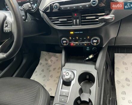 Белый Форд Куга, объемом двигателя 2 л и пробегом 91 тыс. км за 23800 $, фото 31 на Automoto.ua