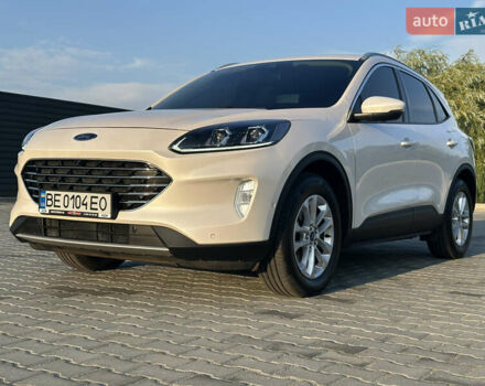 Білий Форд Куга, об'ємом двигуна 2 л та пробігом 66 тис. км за 26800 $, фото 2 на Automoto.ua