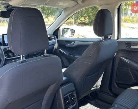 Белый Форд Куга, объемом двигателя 1.5 л и пробегом 86 тыс. км за 22500 $, фото 9 на Automoto.ua