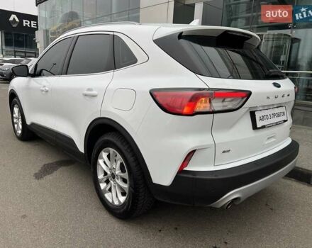 Белый Форд Куга, объемом двигателя 2 л и пробегом 91 тыс. км за 23800 $, фото 4 на Automoto.ua