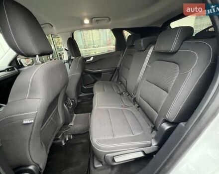 Белый Форд Куга, объемом двигателя 2 л и пробегом 91 тыс. км за 23800 $, фото 20 на Automoto.ua