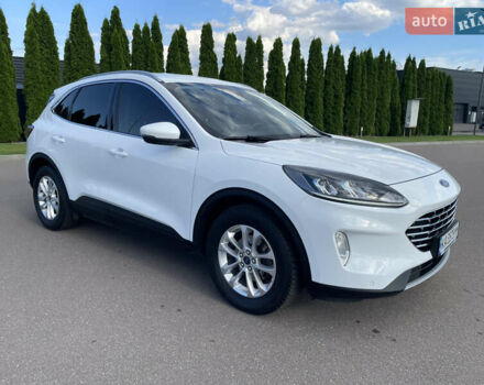 Белый Форд Куга, объемом двигателя 2 л и пробегом 85 тыс. км за 24000 $, фото 2 на Automoto.ua