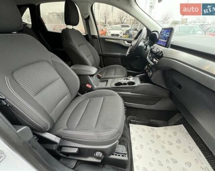 Белый Форд Куга, объемом двигателя 2 л и пробегом 91 тыс. км за 23800 $, фото 26 на Automoto.ua