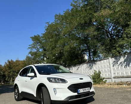 Білий Форд Куга, об'ємом двигуна 1.5 л та пробігом 144 тис. км за 21900 $, фото 7 на Automoto.ua