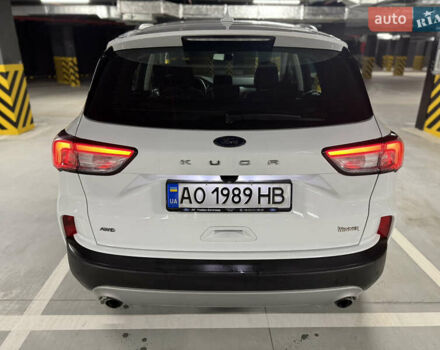 Белый Форд Куга, объемом двигателя 2 л и пробегом 60 тыс. км за 26000 $, фото 5 на Automoto.ua