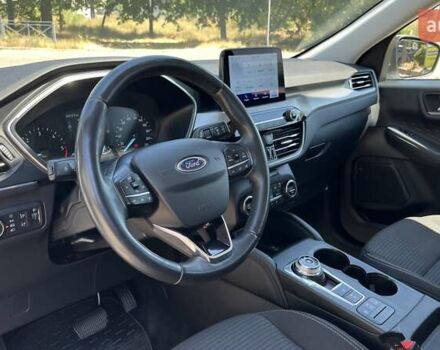 Белый Форд Куга, объемом двигателя 1.5 л и пробегом 86 тыс. км за 22500 $, фото 8 на Automoto.ua