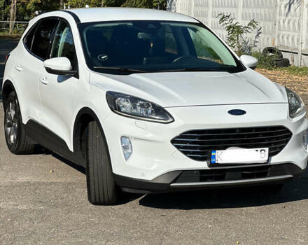 Білий Форд Куга, об'ємом двигуна 1.5 л та пробігом 144 тис. км за 21900 $, фото 1 на Automoto.ua