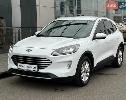 Белый Форд Куга, объемом двигателя 2 л и пробегом 91 тыс. км за 23800 $, фото 2 на Automoto.ua