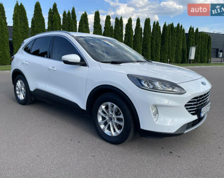 Белый Форд Куга, объемом двигателя 2 л и пробегом 85 тыс. км за 24000 $, фото 1 на Automoto.ua