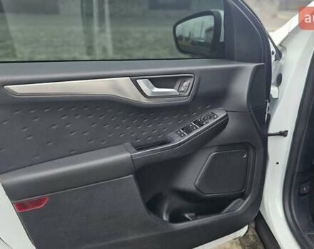 Білий Форд Куга, об'ємом двигуна 2 л та пробігом 209 тис. км за 20300 $, фото 30 на Automoto.ua