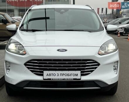 Белый Форд Куга, объемом двигателя 2 л и пробегом 91 тыс. км за 23800 $, фото 1 на Automoto.ua