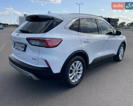 Белый Форд Куга, объемом двигателя 2 л и пробегом 85 тыс. км за 24000 $, фото 4 на Automoto.ua