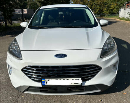 Білий Форд Куга, об'ємом двигуна 1.5 л та пробігом 144 тис. км за 21900 $, фото 5 на Automoto.ua