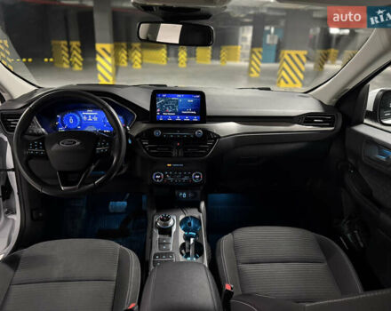 Белый Форд Куга, объемом двигателя 2 л и пробегом 60 тыс. км за 26000 $, фото 13 на Automoto.ua