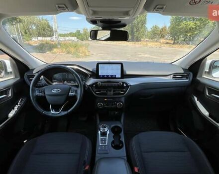 Белый Форд Куга, объемом двигателя 1.5 л и пробегом 86 тыс. км за 22500 $, фото 15 на Automoto.ua