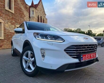 Белый Форд Куга, объемом двигателя 1.5 л и пробегом 86 тыс. км за 21399 $, фото 2 на Automoto.ua