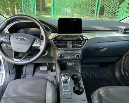 Білий Форд Куга, об'ємом двигуна 1.5 л та пробігом 27 тис. км за 25500 $, фото 3 на Automoto.ua