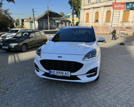 Белый Форд Куга, объемом двигателя 1.5 л и пробегом 53 тыс. км за 24999 $, фото 1 на Automoto.ua