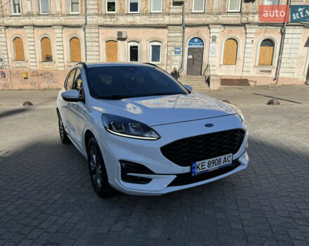 Белый Форд Куга, объемом двигателя 1.5 л и пробегом 53 тыс. км за 24999 $, фото 3 на Automoto.ua