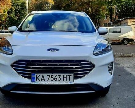 Белый Форд Куга, объемом двигателя 1.5 л и пробегом 59 тыс. км за 22500 $, фото 3 на Automoto.ua