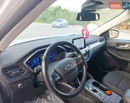 Белый Форд Куга, объемом двигателя 1.5 л и пробегом 86 тыс. км за 21399 $, фото 17 на Automoto.ua