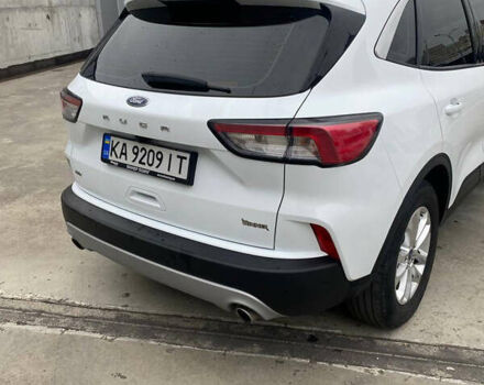 Белый Форд Куга, объемом двигателя 1.5 л и пробегом 54 тыс. км за 24600 $, фото 5 на Automoto.ua