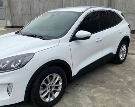 Білий Форд Куга, об'ємом двигуна 1.5 л та пробігом 54 тис. км за 24600 $, фото 3 на Automoto.ua