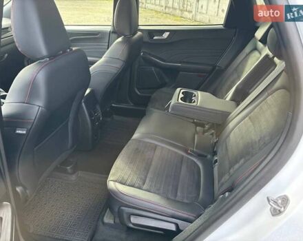 Белый Форд Куга, объемом двигателя 1.5 л и пробегом 31 тыс. км за 24200 $, фото 12 на Automoto.ua