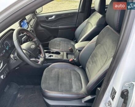 Белый Форд Куга, объемом двигателя 1.5 л и пробегом 31 тыс. км за 24200 $, фото 10 на Automoto.ua