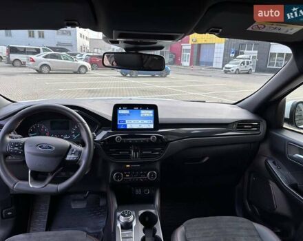 Белый Форд Куга, объемом двигателя 1.5 л и пробегом 31 тыс. км за 24200 $, фото 13 на Automoto.ua