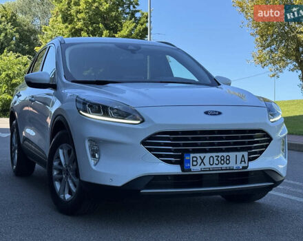 Белый Форд Куга, объемом двигателя 2 л и пробегом 41 тыс. км за 27500 $, фото 5 на Automoto.ua
