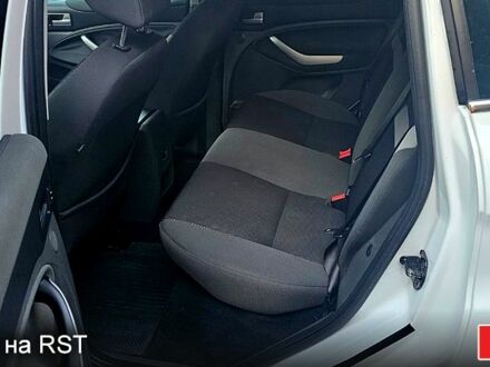 Білий Форд Куга, об'ємом двигуна 2.5 л та пробігом 255 тис. км за 9500 $, фото 1 на Automoto.ua