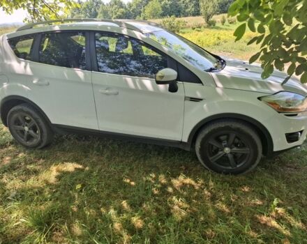 Белый Форд Куга, объемом двигателя 2 л и пробегом 265 тыс. км за 9501 $, фото 1 на Automoto.ua