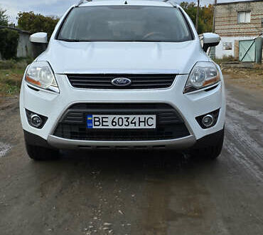 Белый Форд Куга, объемом двигателя 2 л и пробегом 180 тыс. км за 9800 $, фото 1 на Automoto.ua