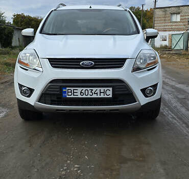 Білий Форд Куга, об'ємом двигуна 2 л та пробігом 180 тис. км за 9800 $, фото 1 на Automoto.ua