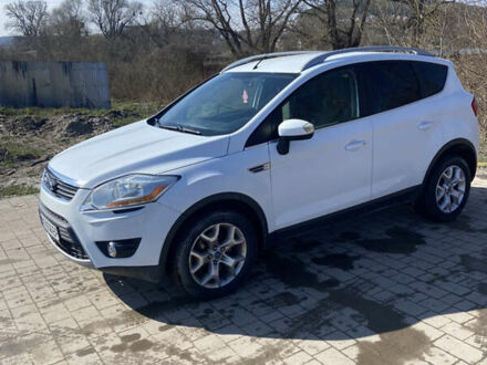 Белый Форд Куга, объемом двигателя 2 л и пробегом 230 тыс. км за 8000 $, фото 1 на Automoto.ua