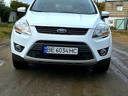 Белый Форд Куга, объемом двигателя 2 л и пробегом 180 тыс. км за 10000 $, фото 1 на Automoto.ua