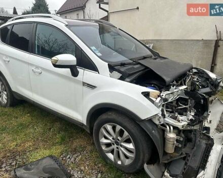 Білий Форд Куга, об'ємом двигуна 0 л та пробігом 240 тис. км за 9000 $, фото 1 на Automoto.ua