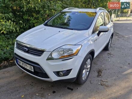 Форд Куга 2010 в Киеве на Automoto.ua Белый Форд Куга, объемом двигателя 2 л и пробегом 213 тыс. км за 10900 $, фото 1 на Automoto.ua