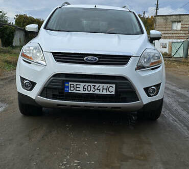 Форд Куга 2010 в Николаеве на Automoto.ua Белый Форд Куга, объемом двигателя 2 л и пробегом 180 тыс. км за 11000 $, фото 1 на Automoto.ua